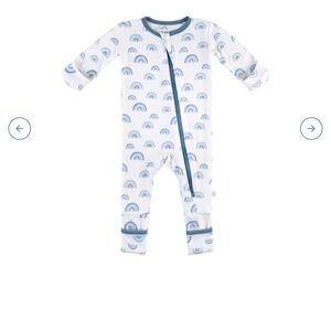Dreamland baby Blue and White Rainbow bamboo pajamas 9-12 months